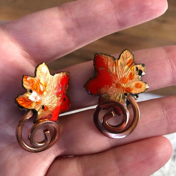 VTG 1950s Matisse Renoir Copper Leaf Enamel Clip On Earrings Signed Fall Maple - Picture 2 of 10